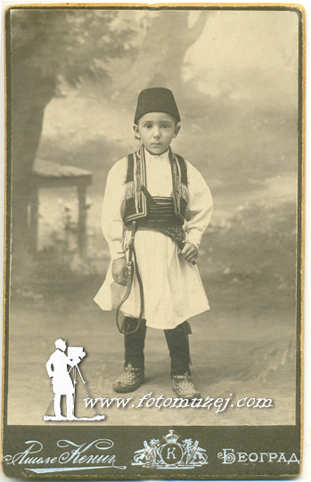 Dečak sa fesom (Atelje Kenig)